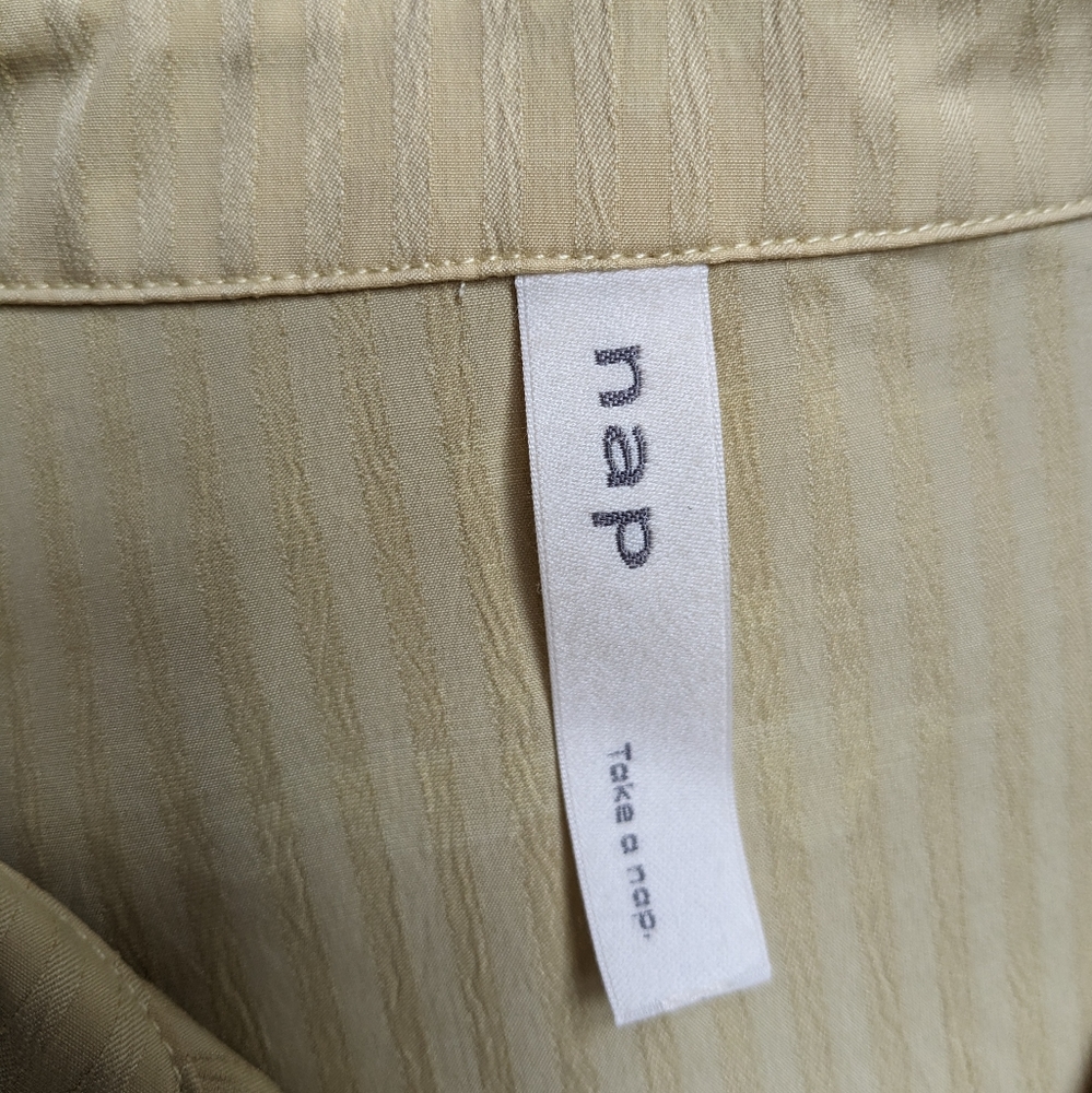 Nap Fantastic Curved Hem Blouse Pastel Butter Yellow Size Large - Picture 10 of 16